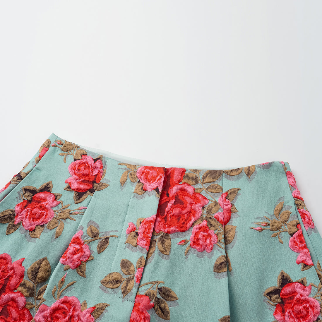 "Imperial Garden Teatime" Italian 3D Jacquard Shorts