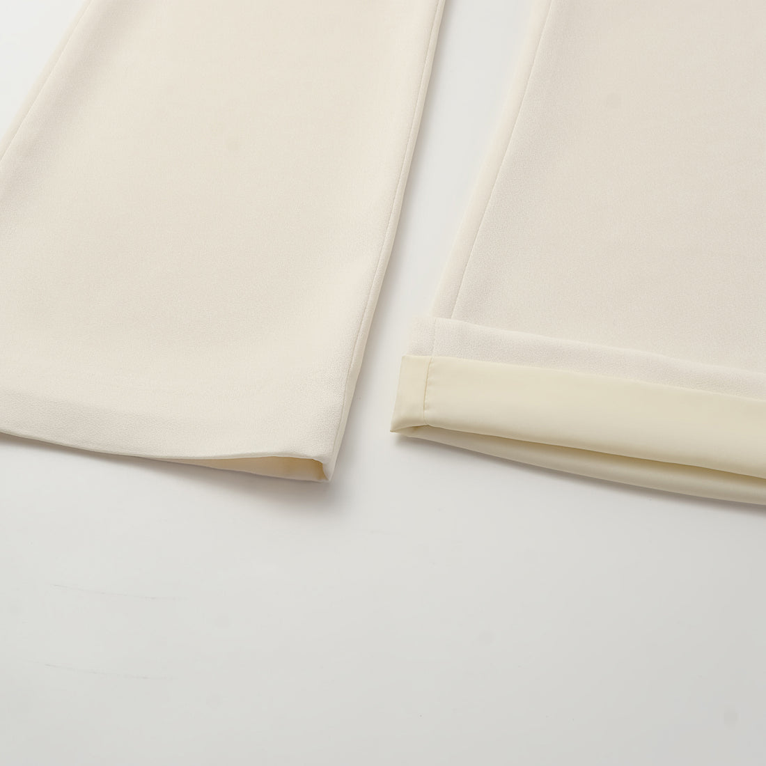 "Autumn Diary" Pearl Acetate Satin Cropped Flared Pants - Off-White