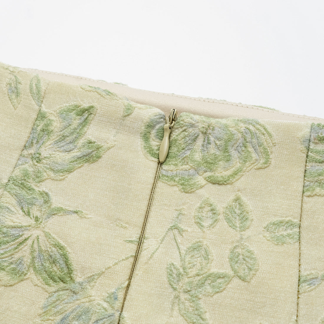 "Imperial Garden Teatime" Silk and Wool Light Chinese Style Suit - Off-White