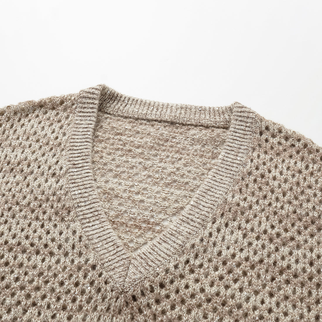 "Chelsea Citywalk." 100% Cashmere 亮片蕾絲編織工藝針織背心—Almond Cappuccino