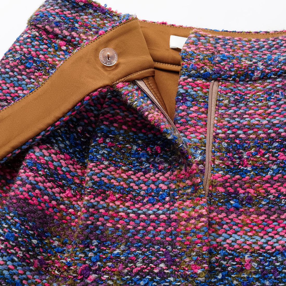 “Chelsea teatime.” Tweed shorts—Berry Happy