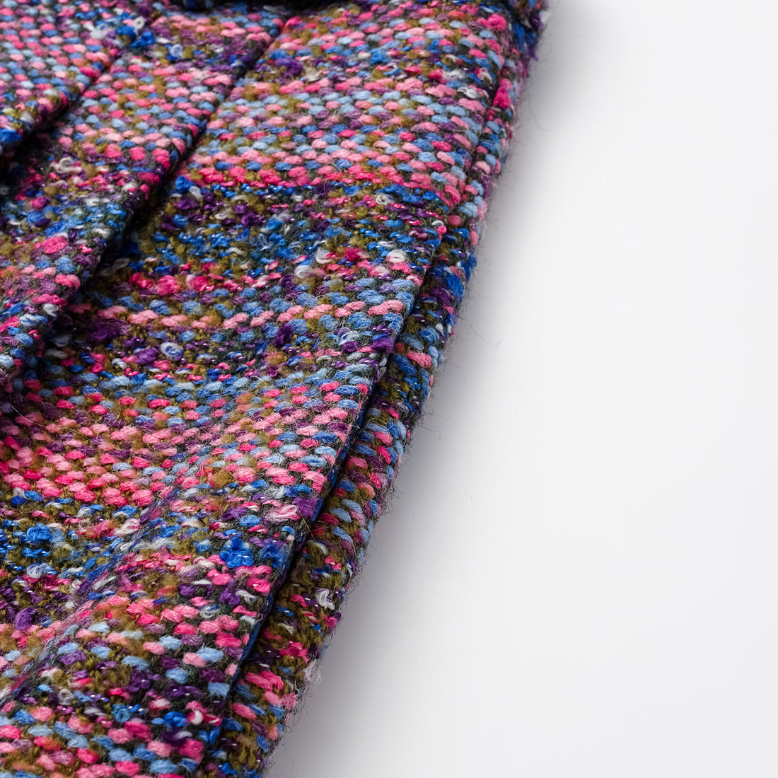 “Chelsea teatime.” Tweed shorts—Berry Happy