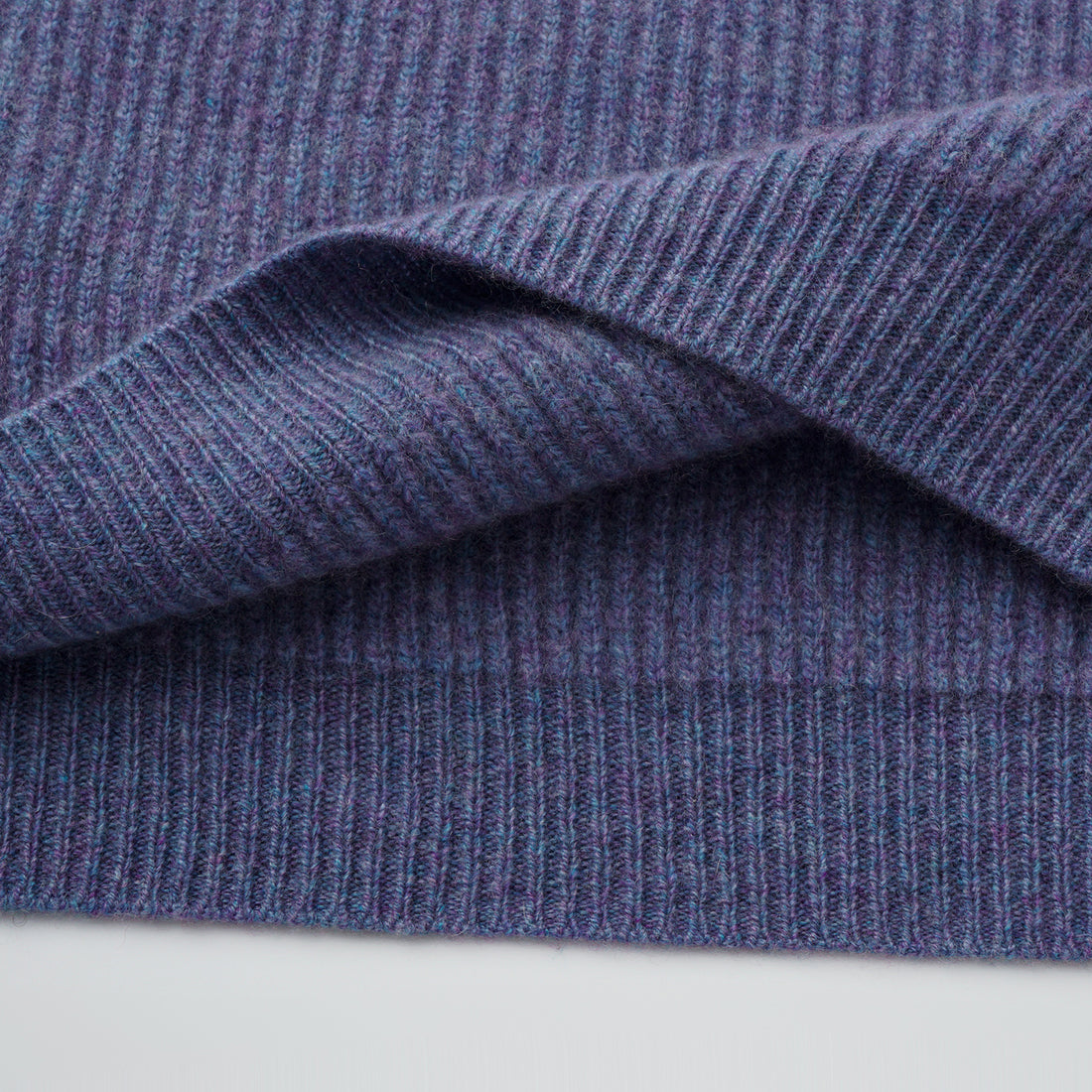 "Winter Diary" 100% Cashmere 粗針大翻領上衣(Yarn by Loro Piana)—Midnight Iris鳶尾暮藍