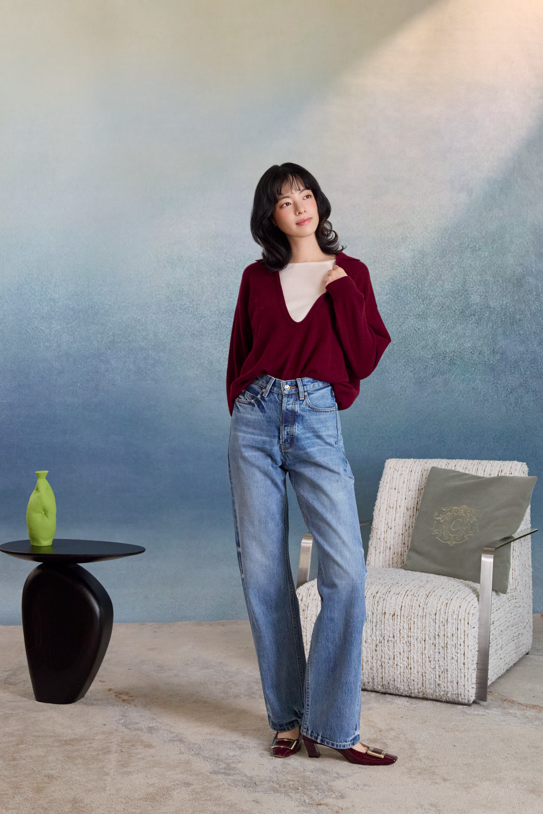 “閒讀時光 A Moment to Read • 莓紅 Berry” 100% Cashmere 小翻領層次拼接落肩針織上衣