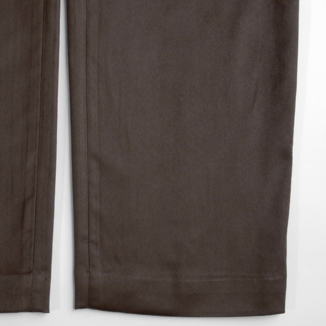 “Chelsea Citywalk”日本環保科技麂皮九分褲——Chestnut Glow 胡桃暖光