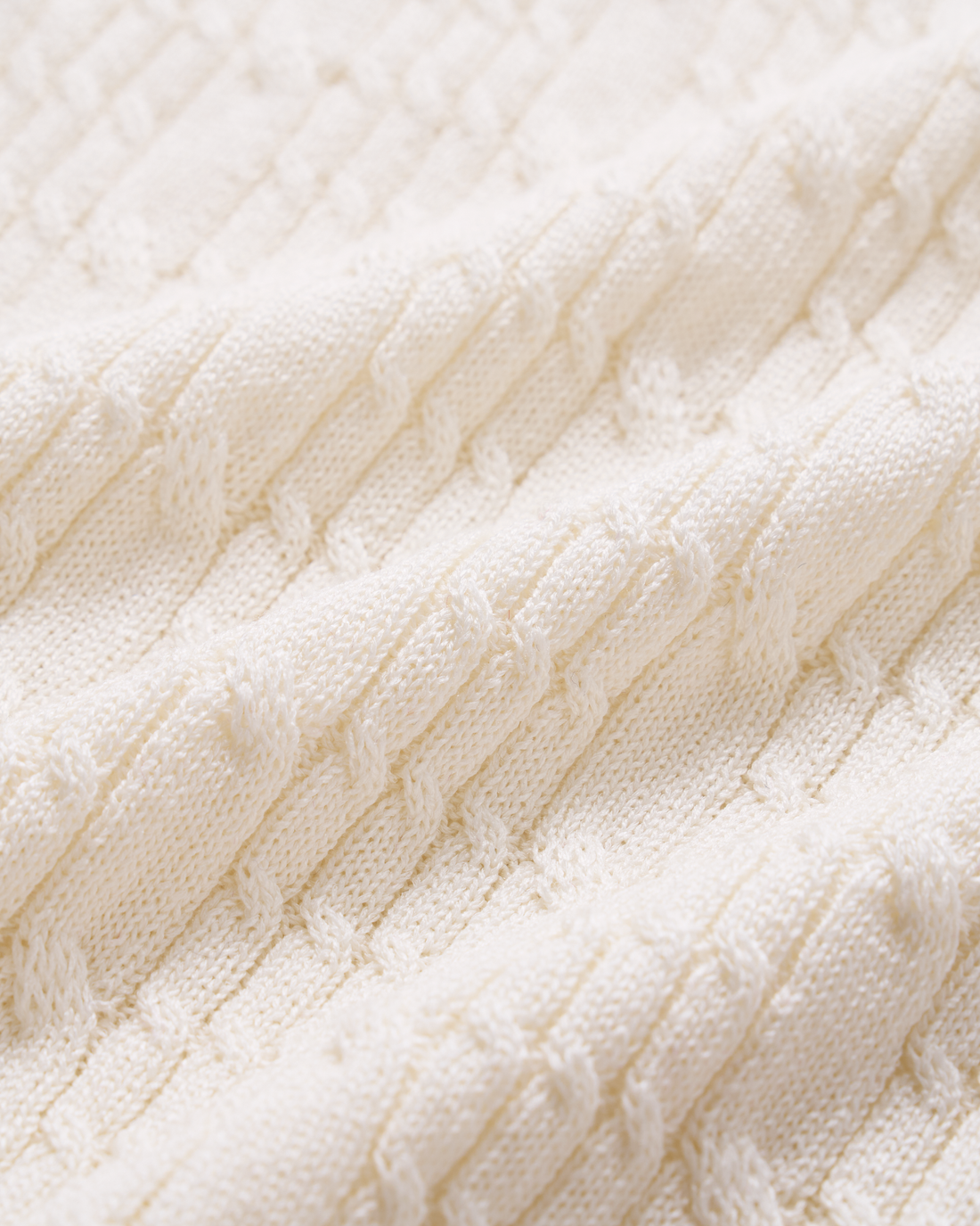“Pure & Soft”100% 真絲立體麻花薄織上衣 (Yarn by Loro Piana)—White Tea晨光白茶