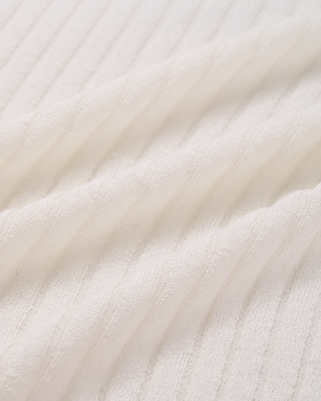 “Pure & Soft”100% 真絲細羅紋薄織修身上衣 (Yarn by Loro Piana)—White Tea晨光白茶