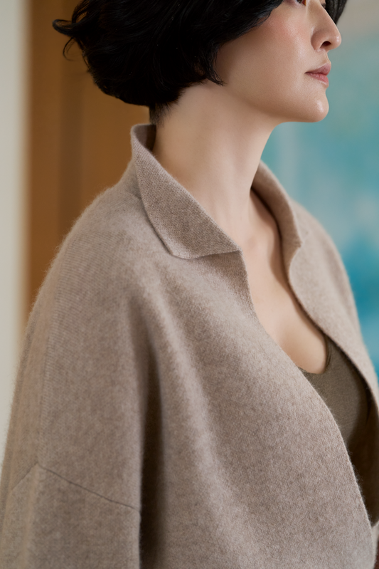 自在如常・燕麥 Cashmere 翻領針織上衣