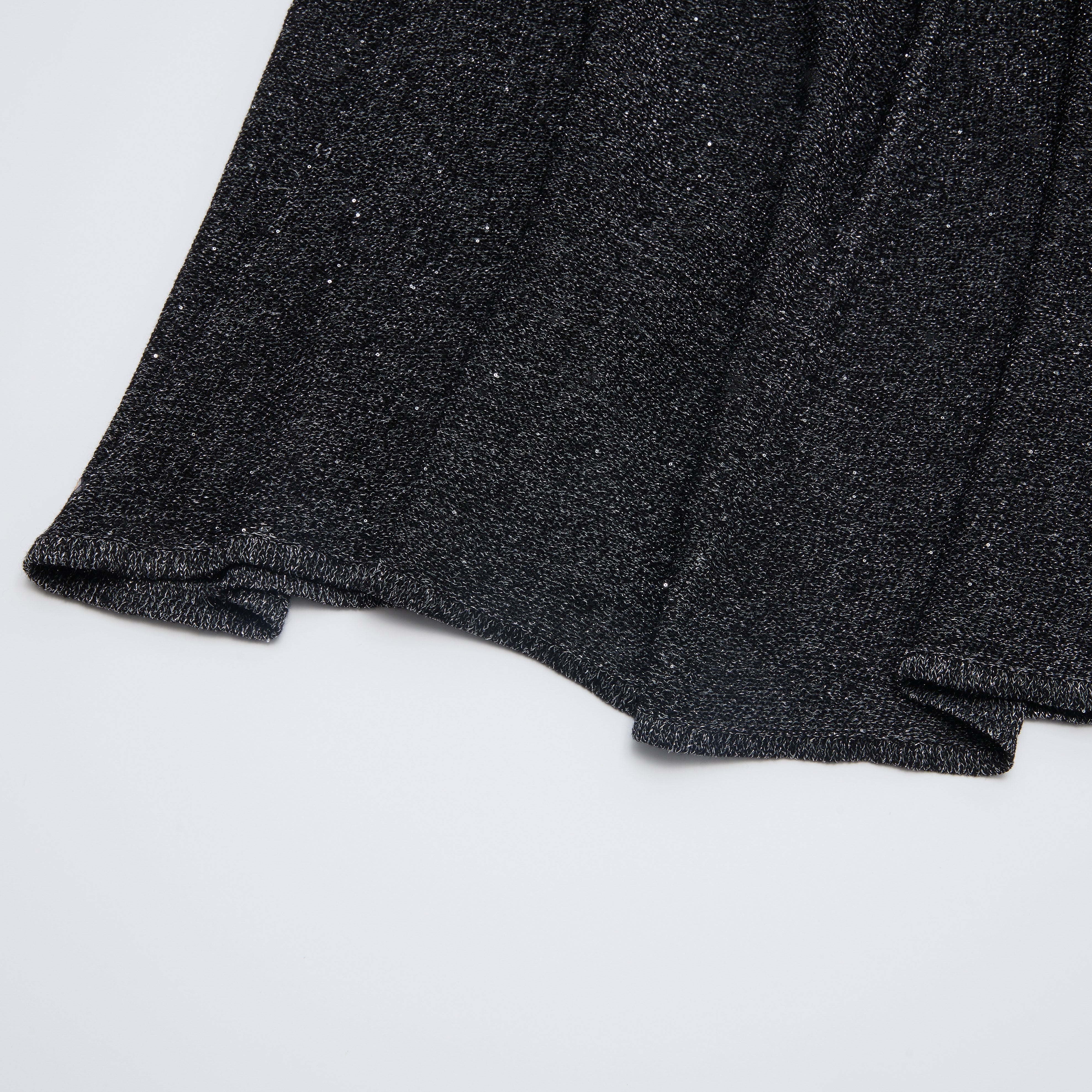 “Spring Diary”真絲長絨棉細針柔感星點針織裙—Night Ink 星夜墨影