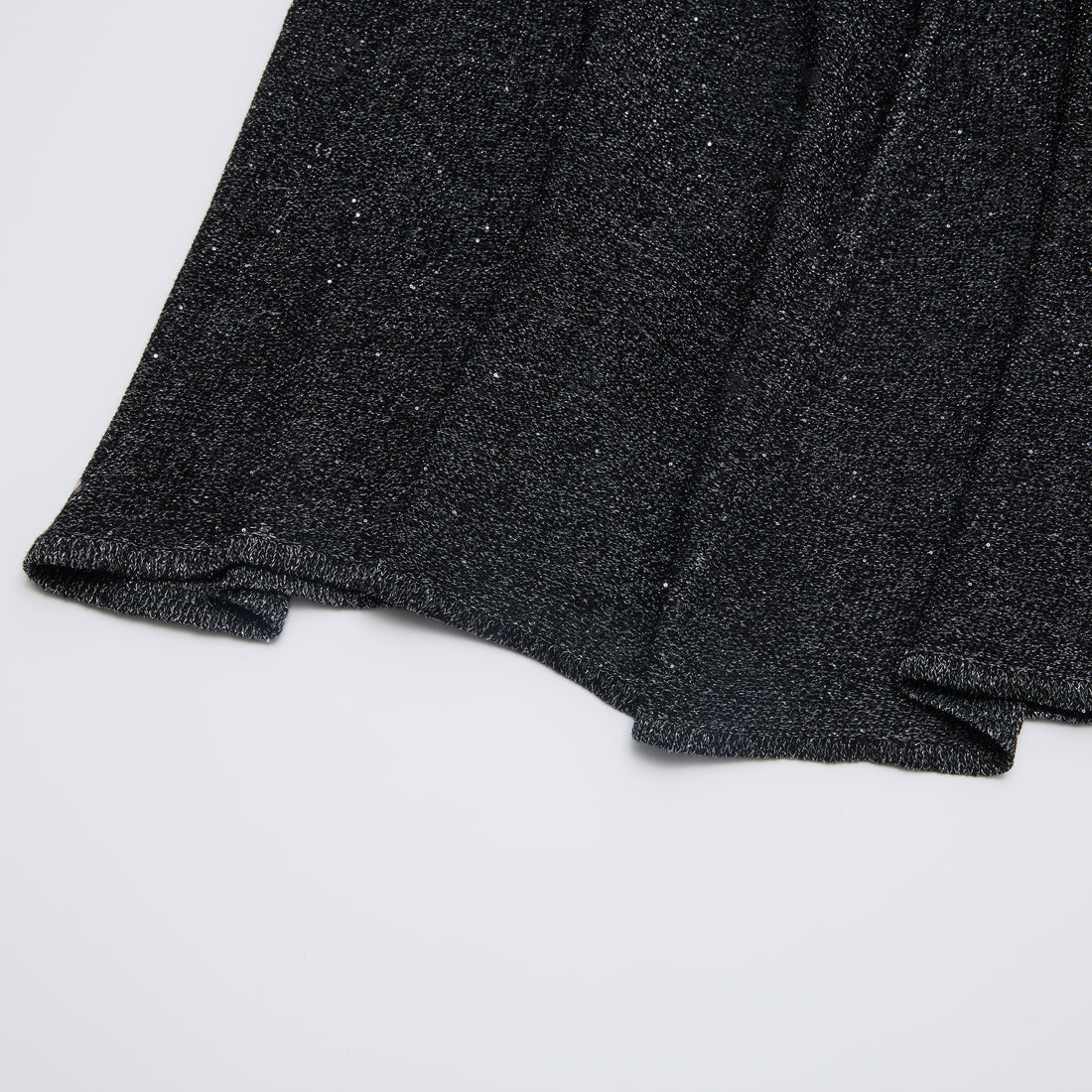 “Spring Diary”真絲長絨棉細針柔感星點針織裙—Night Ink 星夜墨影