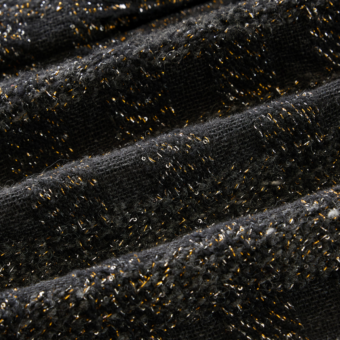 “Chelsea tea time.”義大利頂級初剪羊毛燦金星點經典No.4花呢外套—Cosmic Bloom星河煙花