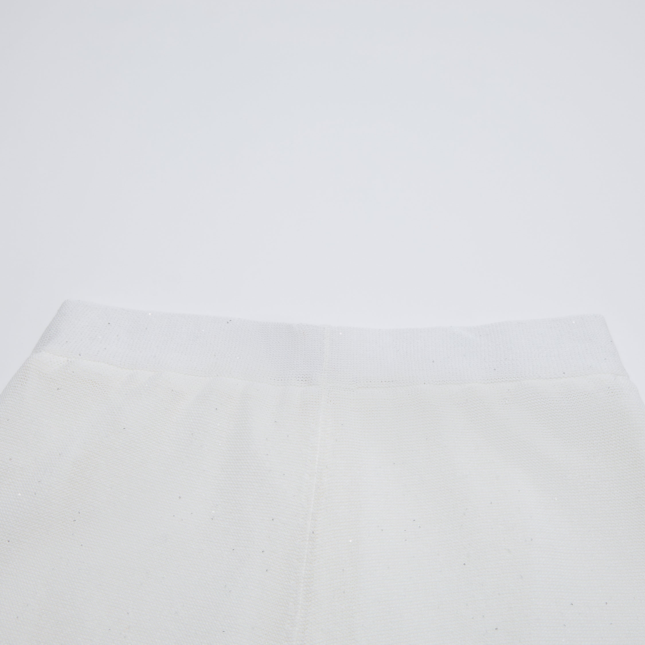 “Spring Diary”真絲長絨棉細針柔感星點針織裙—Soft Parchment 柔紙之境