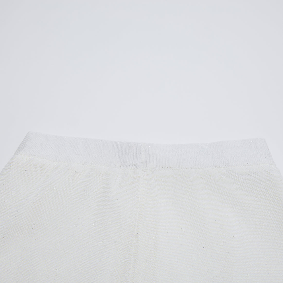 “Spring Diary”真絲長絨棉細針柔感星點針織裙—Soft Parchment 柔紙之境