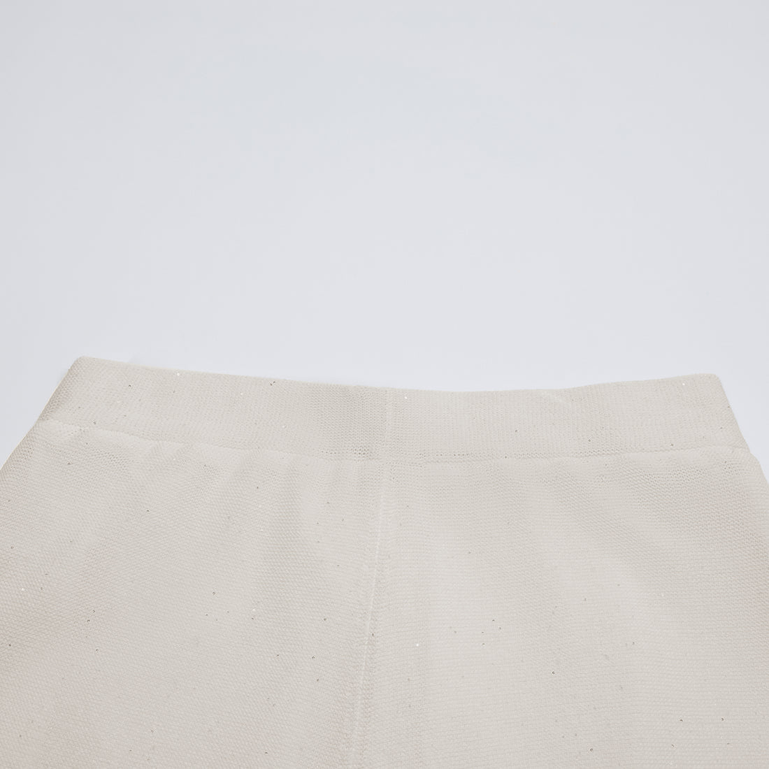 “Spring Diary”真絲長絨棉細針柔感星點針織裙—Morning Frost 晨霜微光