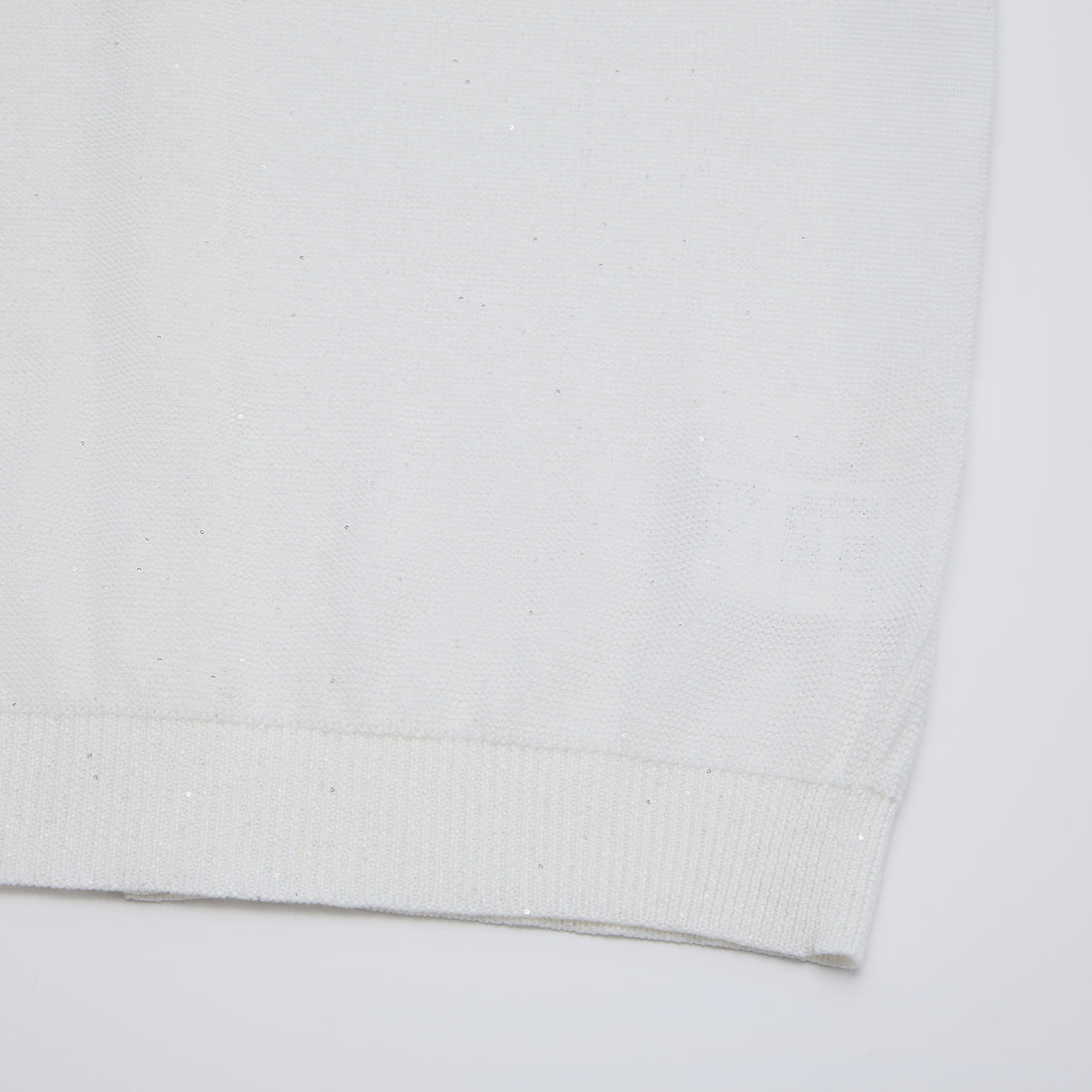 “Spring Diary”真絲長絨棉細針柔感星點針織上衣—Soft Parchment 柔紙之境