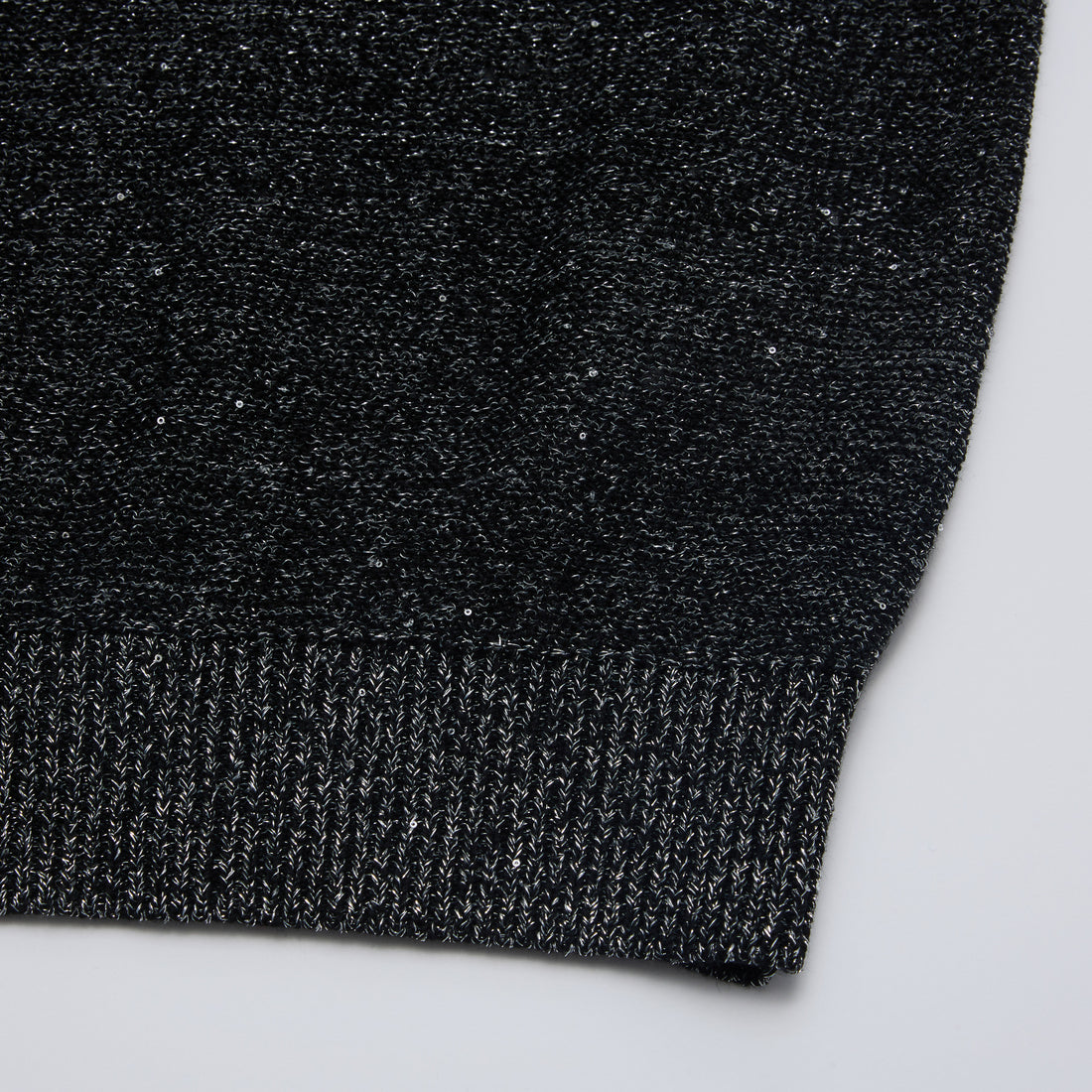 “Spring Diary”真絲長絨棉細針柔感星點針織上衣—Night Ink 星夜墨影