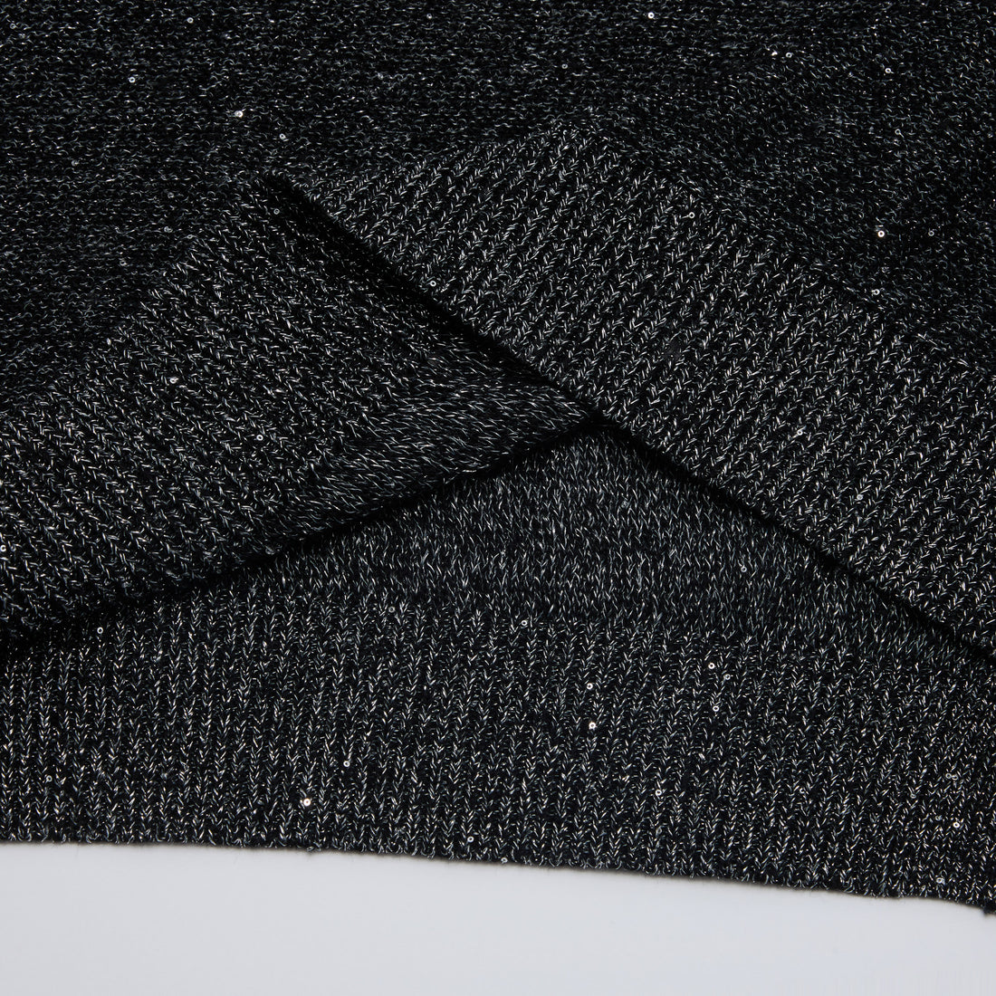 “Spring Diary”真絲長絨棉細針柔感星點針織上衣—Night Ink 星夜墨影