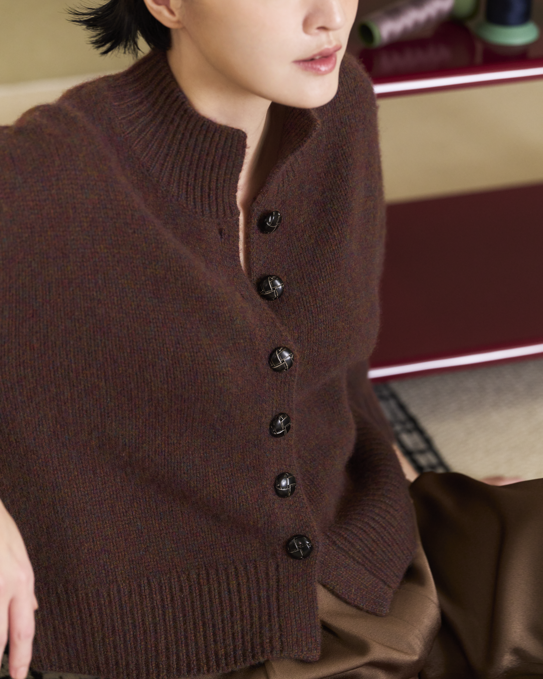 “柔軟偏愛 A Soft Spot • 泰迪棕 Teddy Brown” 100% Cashmere 絨柔細針針織外套 (Yarn by Loro Piana)