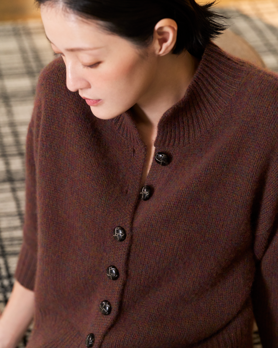 “柔軟偏愛 A Soft Spot • 泰迪棕 Teddy Brown” 100% Cashmere 絨柔細針針織外套 (Yarn by Loro Piana)