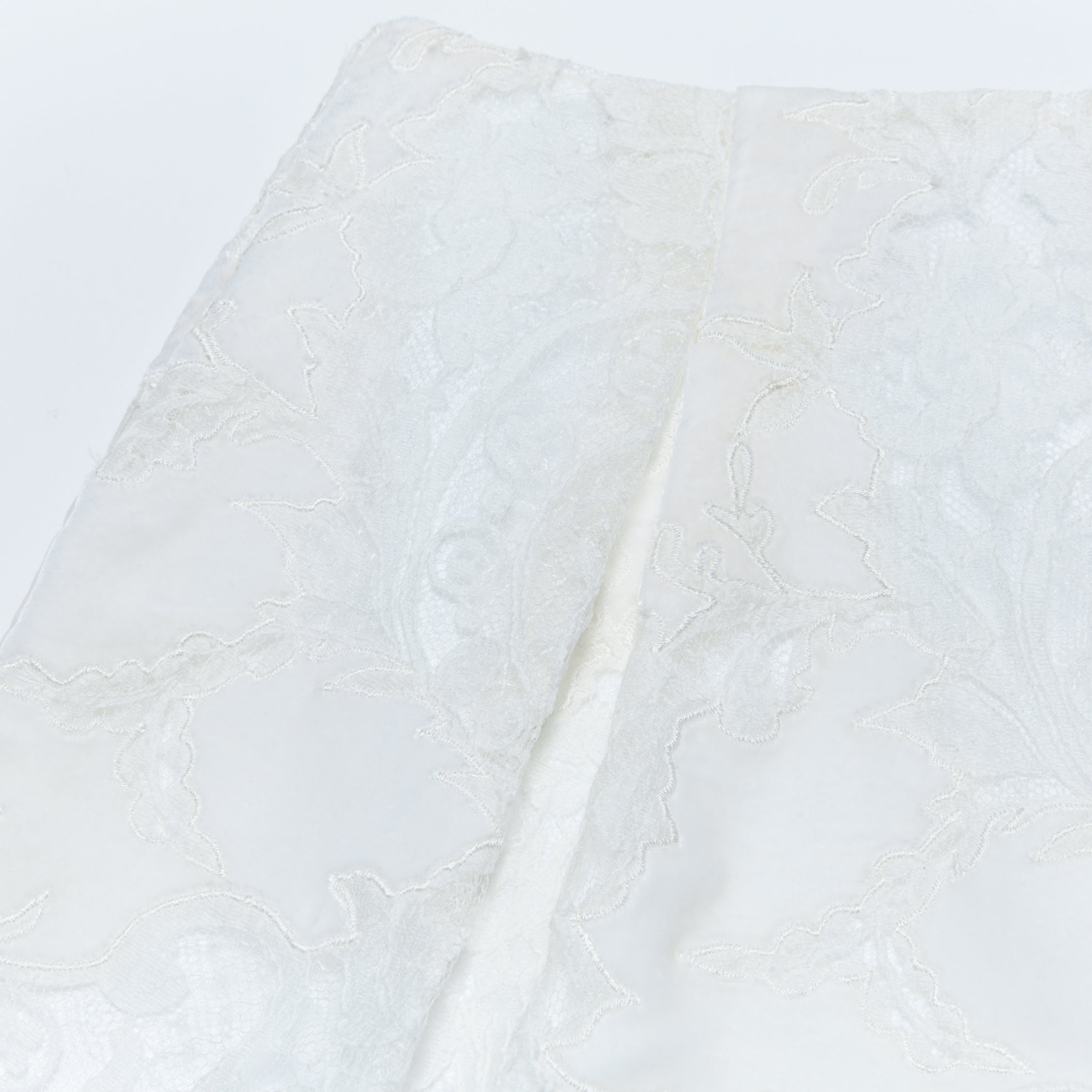 “Quiet Mastery”法國高級訂製藤花蕾絲短褲—Notting Mist 諾丁晨霧