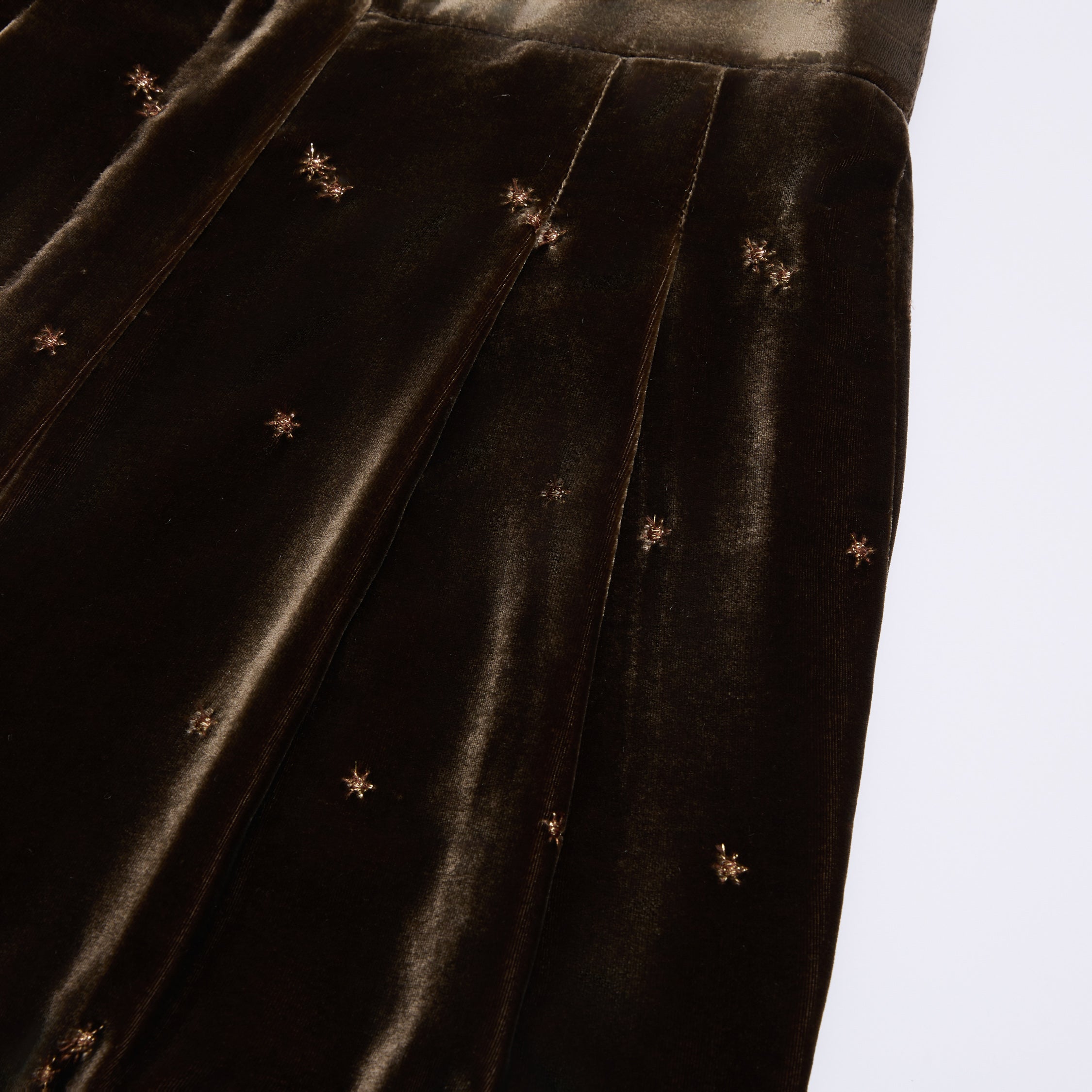 "Imperial Garden Teatime"法國細針嵌點刺繡絲絨立體剪裁長褲—Silent Gleam微光成詩