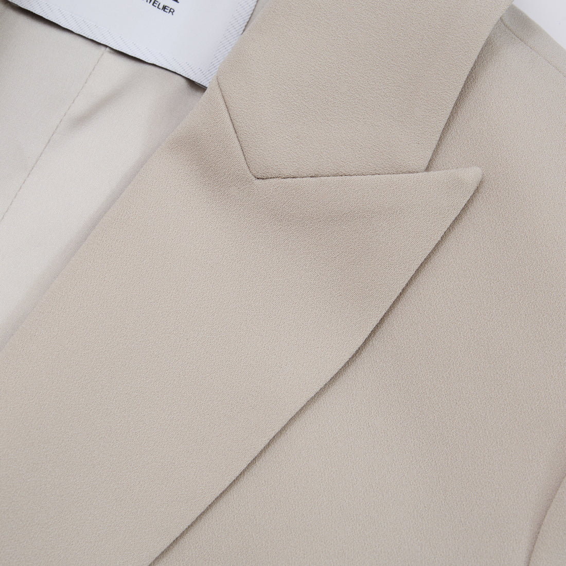 "Speak Sleek." 立體剪裁修身西裝外套—Lamplit Study微光書室