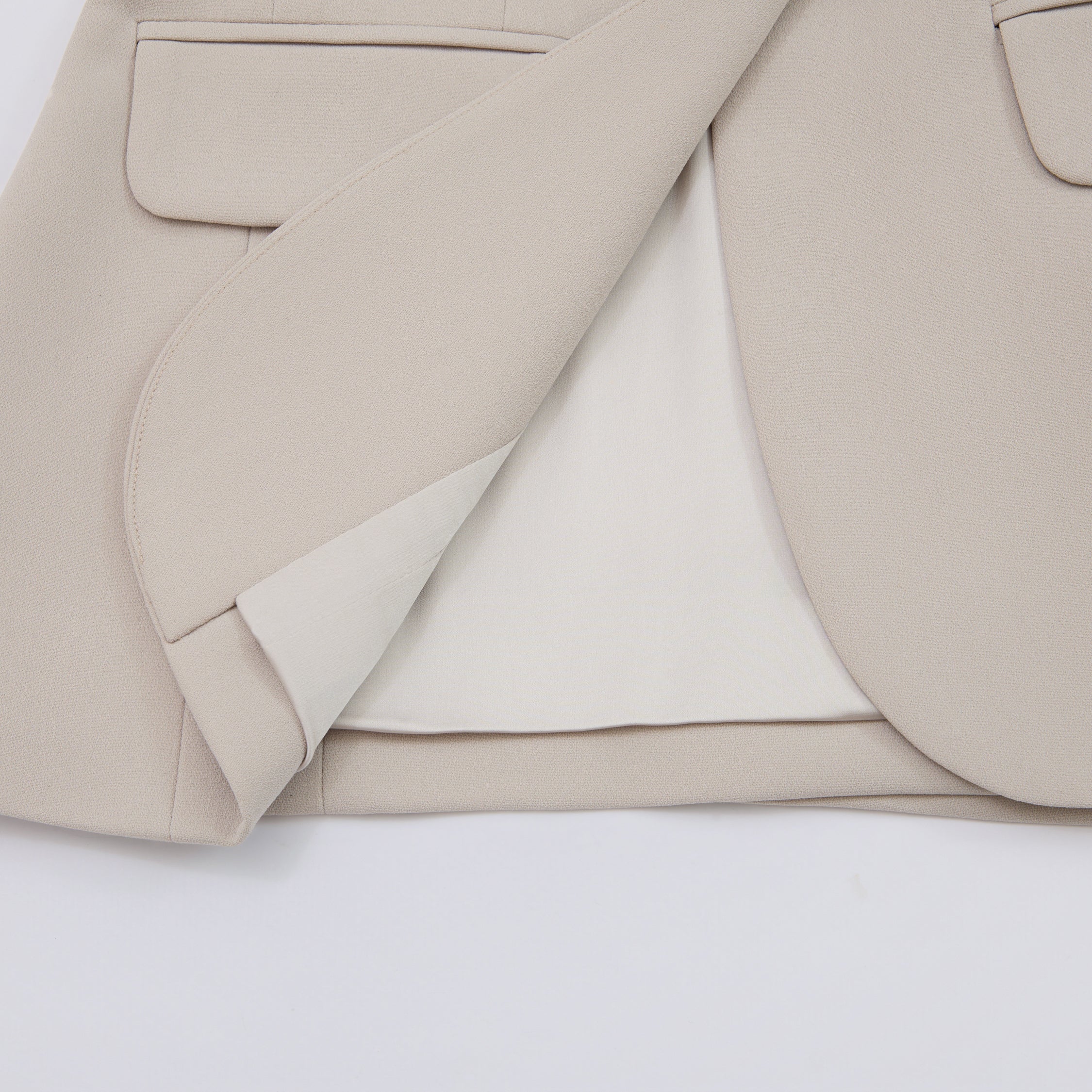 "Speak Sleek." 立體剪裁修身西裝外套—Lamplit Study微光書室