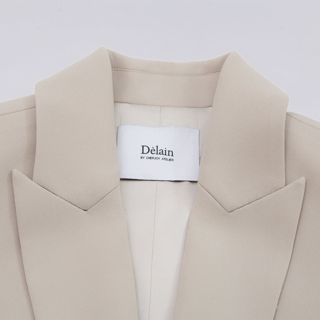 "Speak Sleek." 立體剪裁修身西裝外套—Lamplit Study微光書室