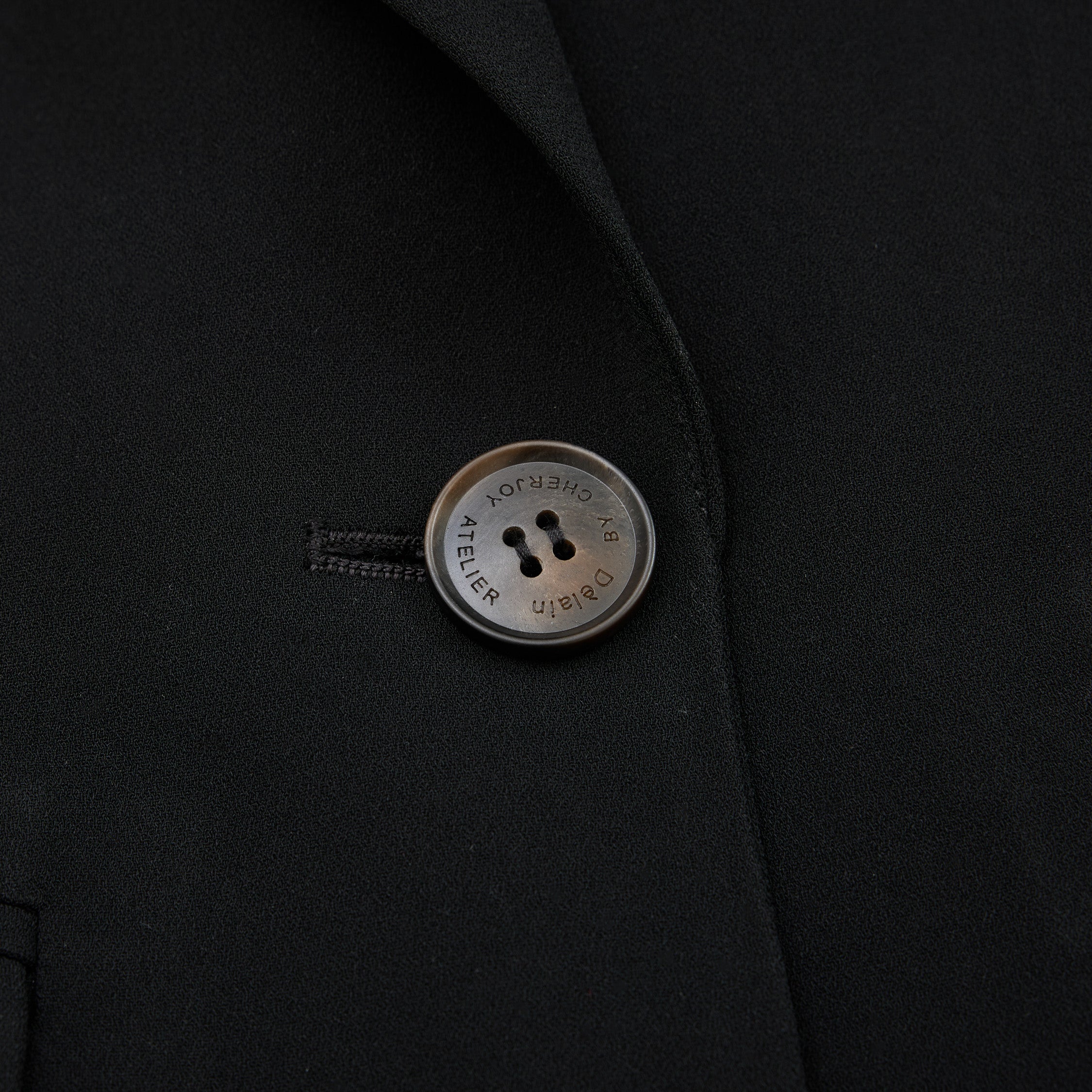 "Speak Sleek." 立體剪裁修身西裝外套—Umber Breath烏沉之息