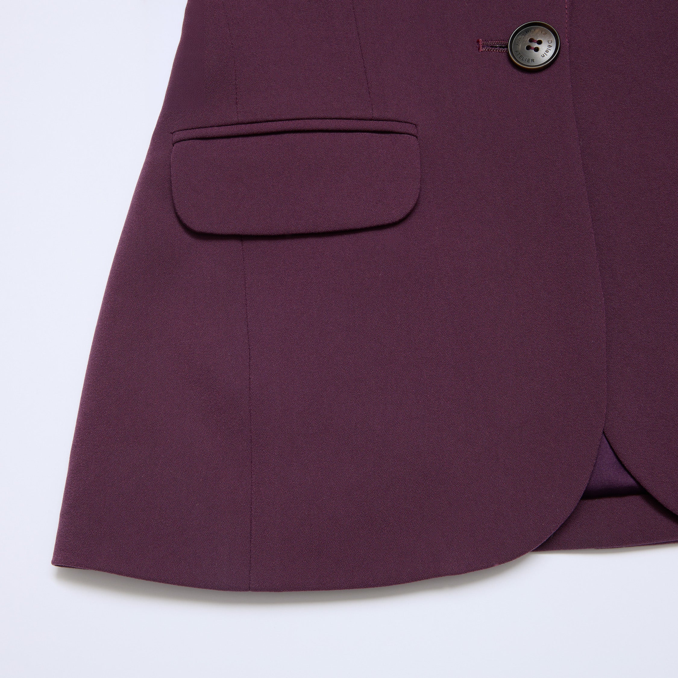 "Speak Sleek." 立體剪裁修身西裝外套—Velvet Reverie沈醉絲絨