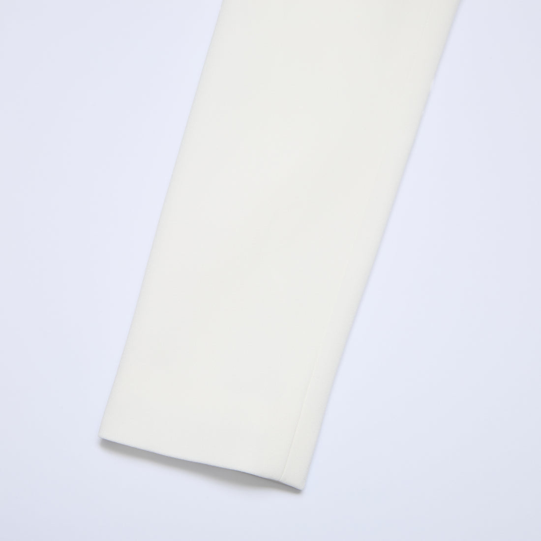 "Speak Sleek." 立體剪裁修身西裝外套—Morning Parchment紙色晨間