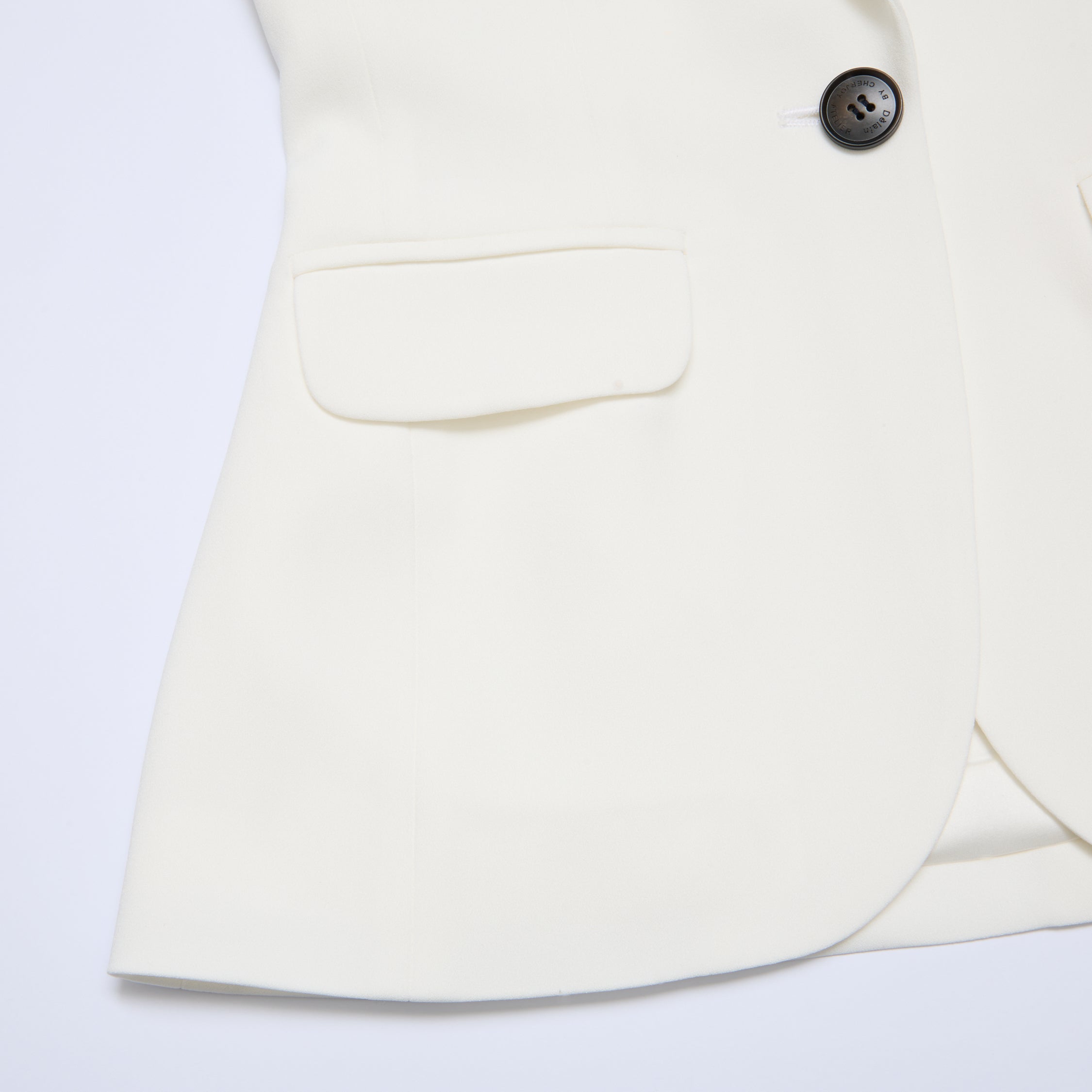 "Speak Sleek." 立體剪裁修身西裝外套—Morning Parchment紙色晨間