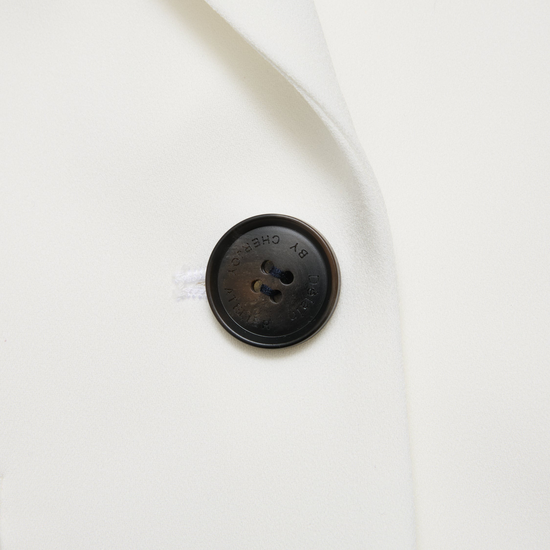 "Speak Sleek." 立體剪裁修身西裝外套—Morning Parchment紙色晨間