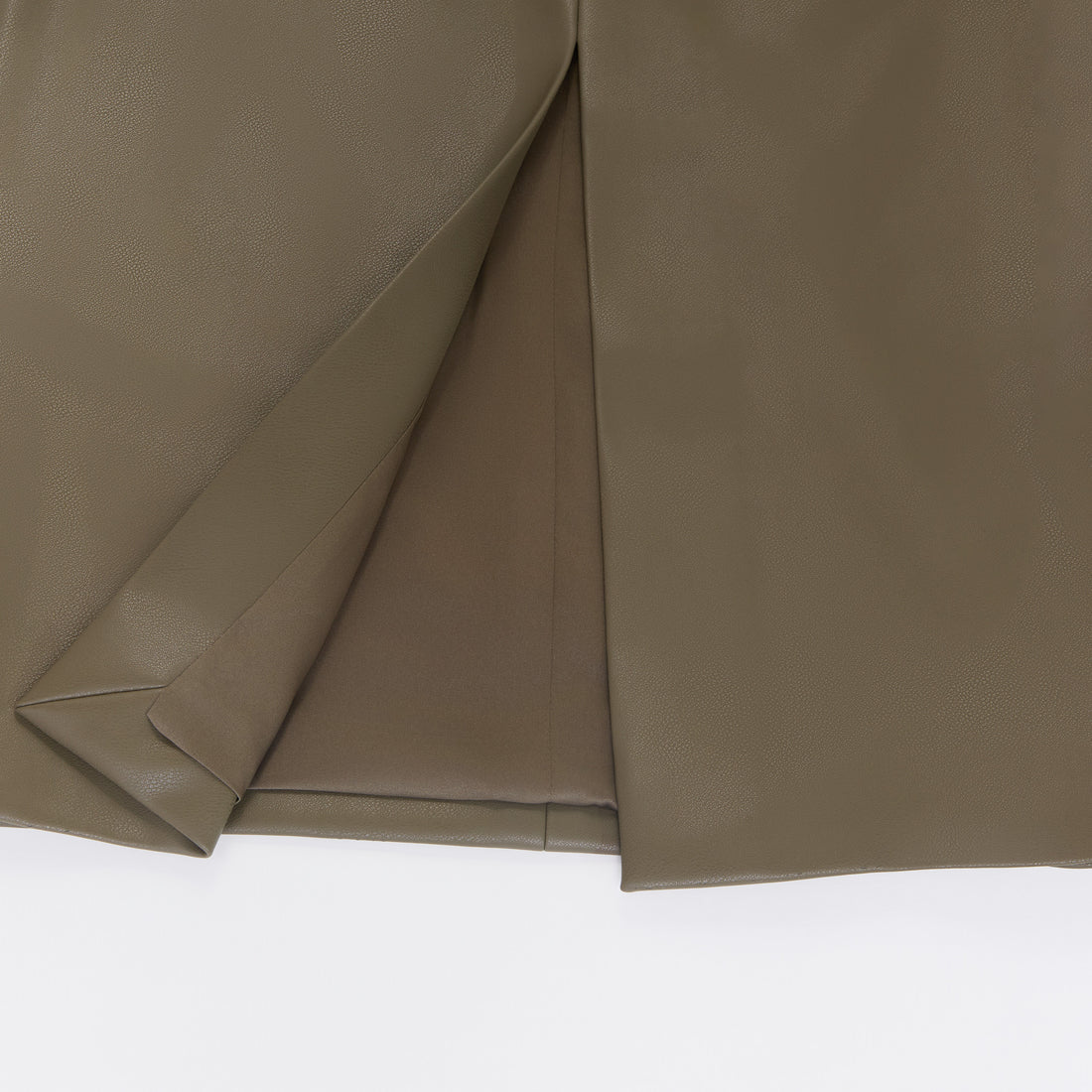 “Easy-go Chic” 純素皮精裁切皮工藝鉛筆裙—Chocolate Lab巧克香氣