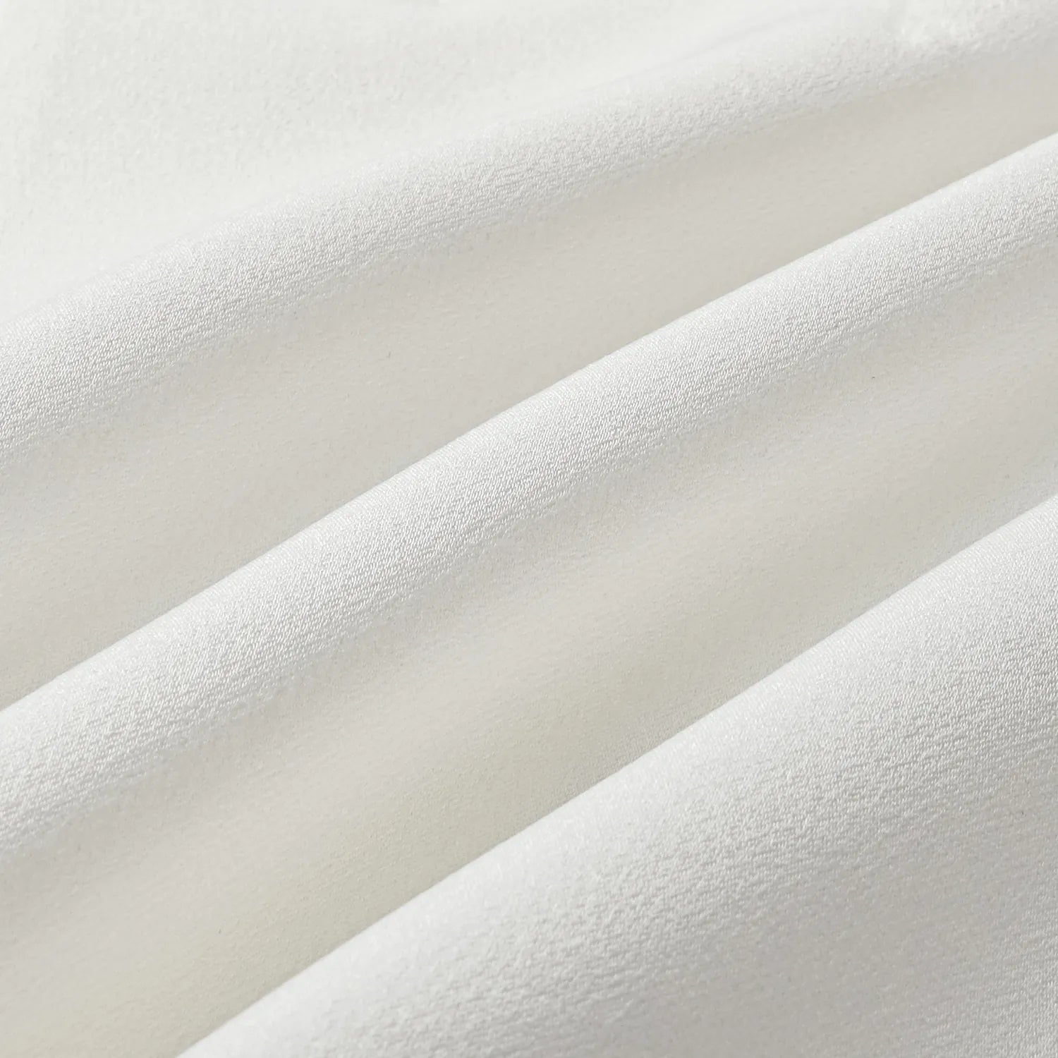 "Speak Sleek." 醋酸短褲—White