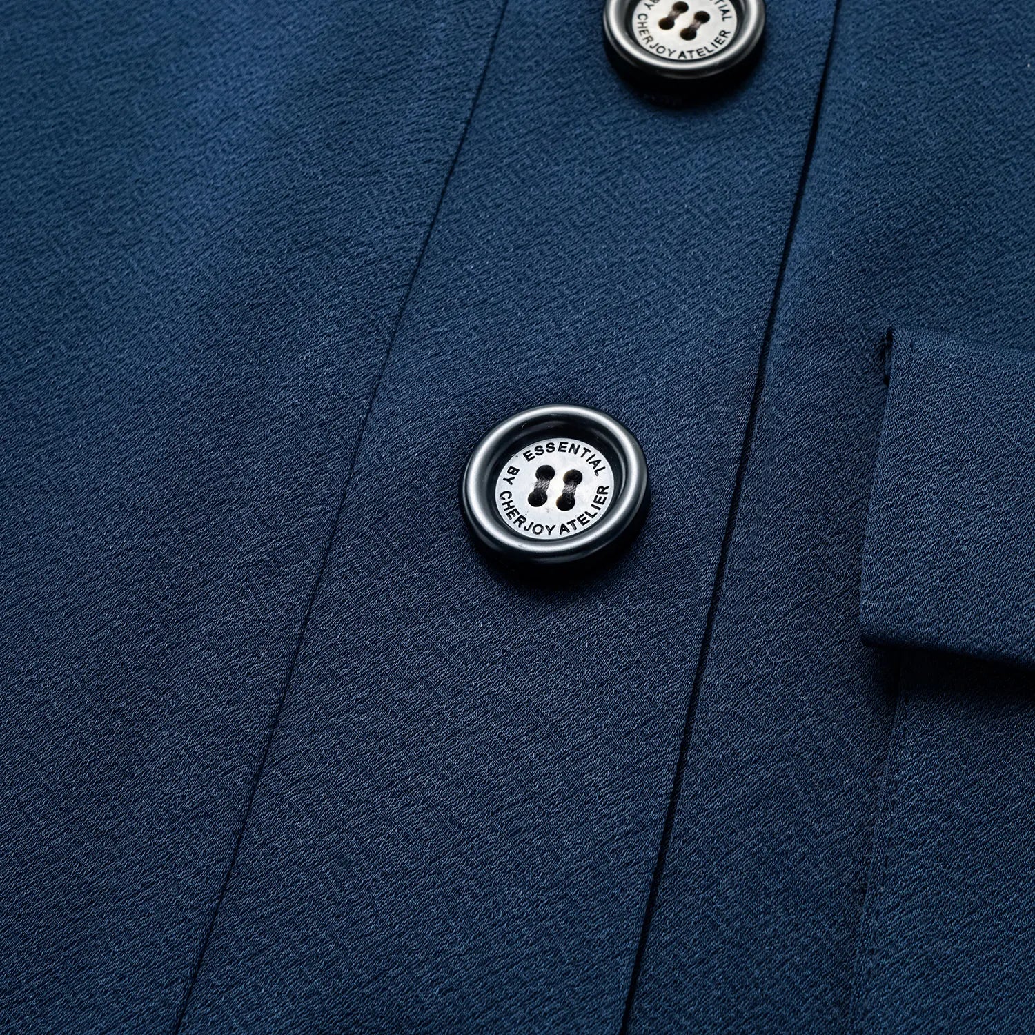 “Easy-go Chic” 重磅醋酸休閑款上衣—藍