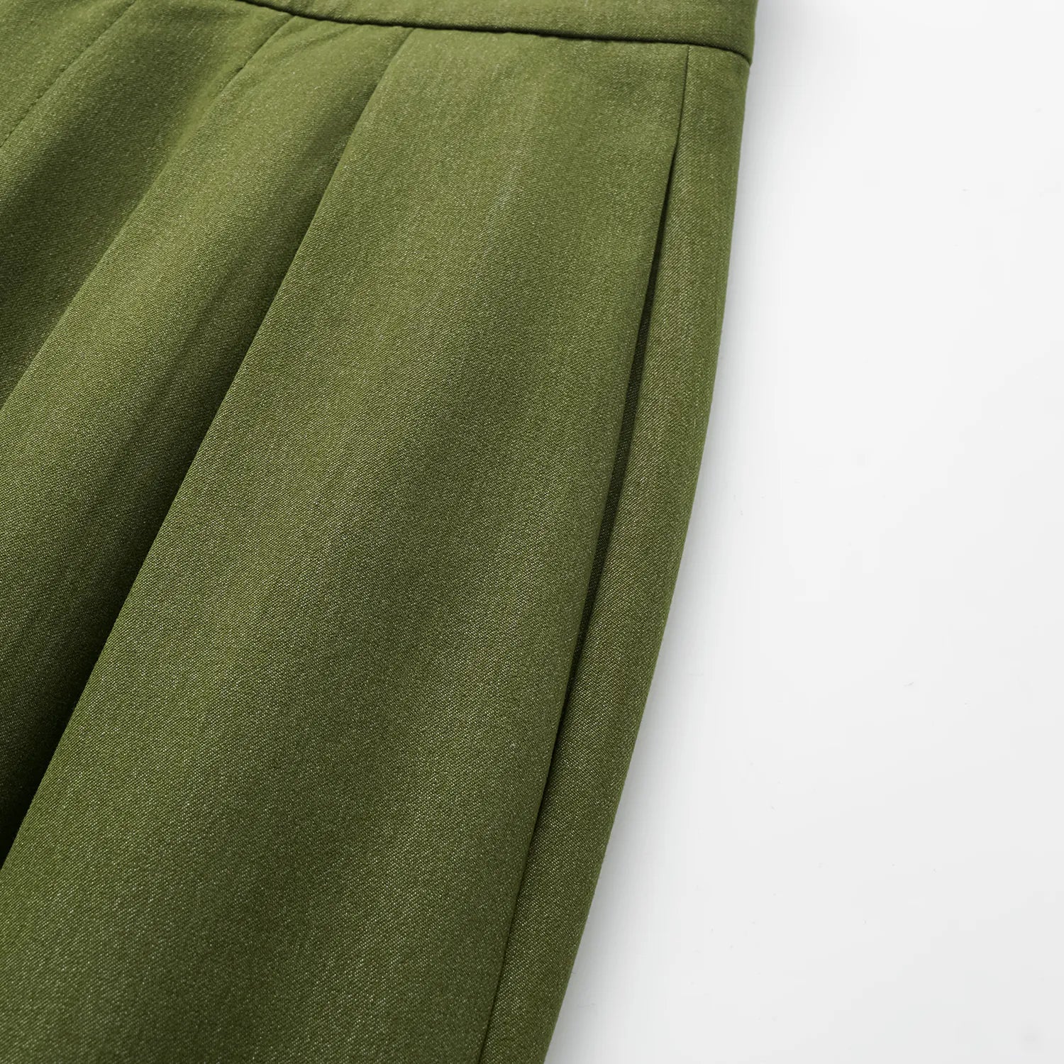 "Speak Sleek." 義大利肌理面料立體剪裁闊腿褲—Amber Garden