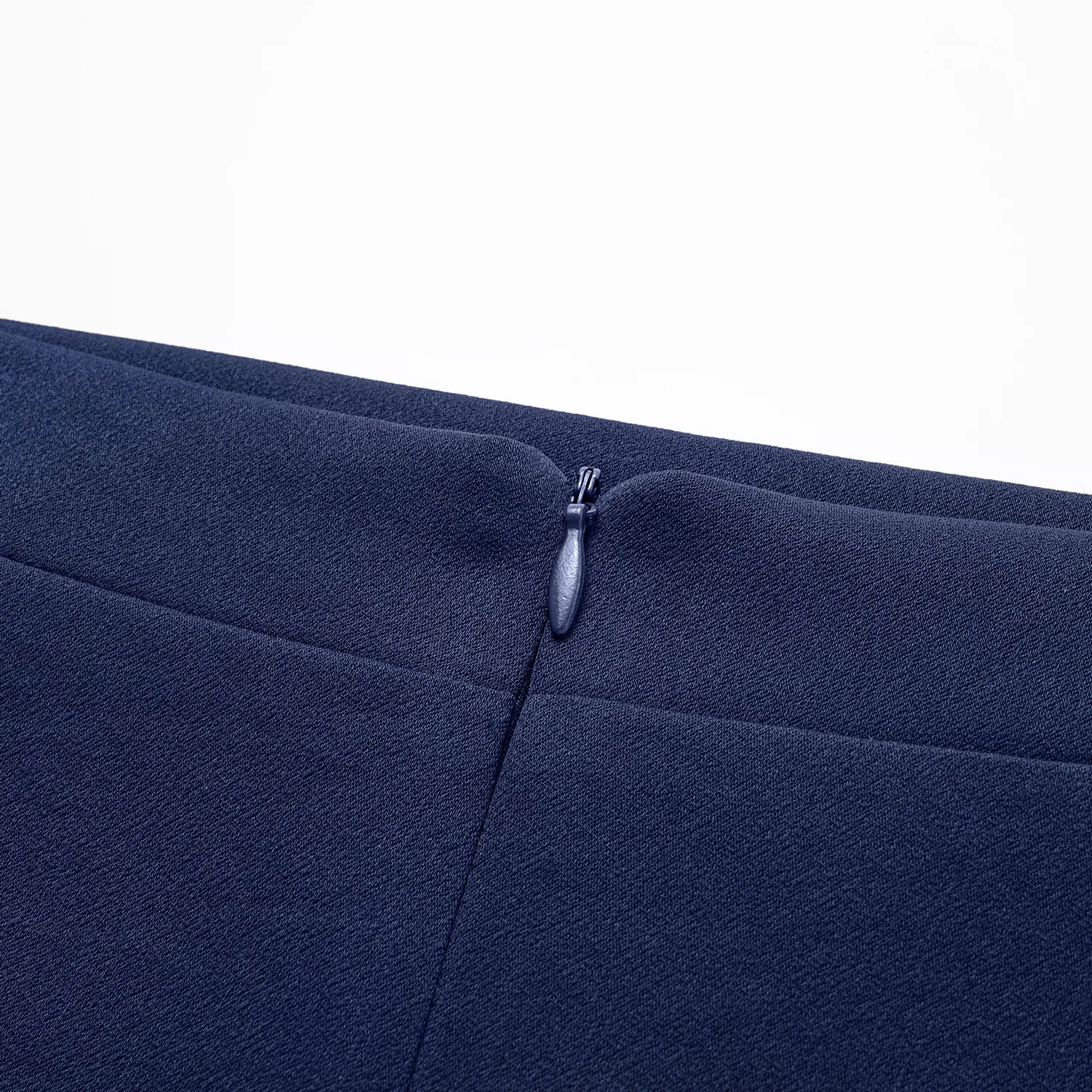 "Speak Sleek."  醋酸鉛筆裙—Indigo