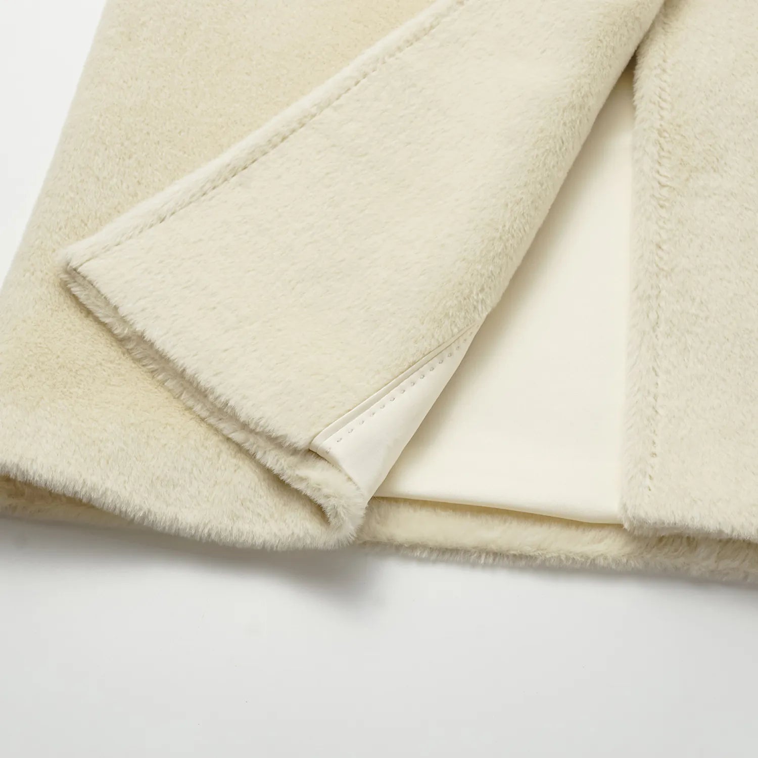 “Winter Diary” Baby Suri 阿爾巴卡長大衣—Snow