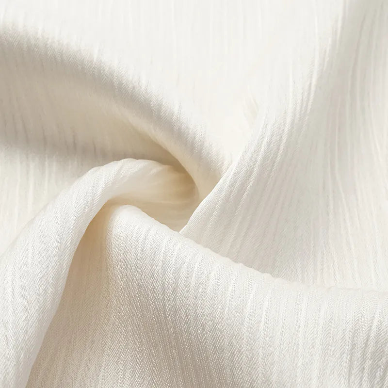 “Easy Go Chic” 韓國壓褶工藝面料喇叭褲 — 原白