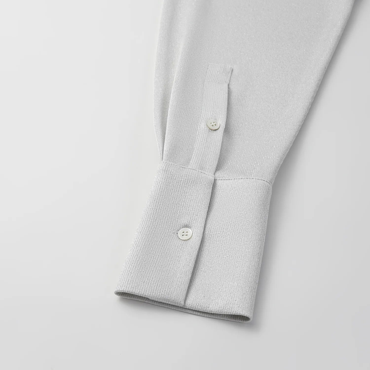 “Easy Go Chic” 醋酸針織面料Oversized 襯衫 — 銀白