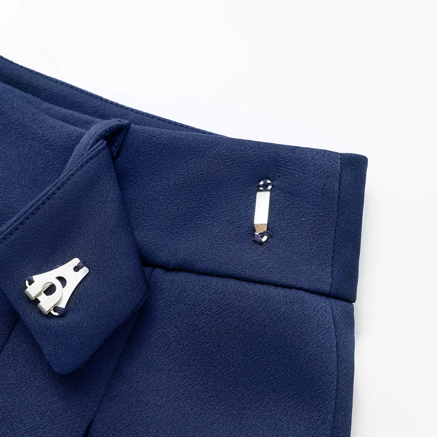 "Speak Sleek." 醋酸短褲—Indigo