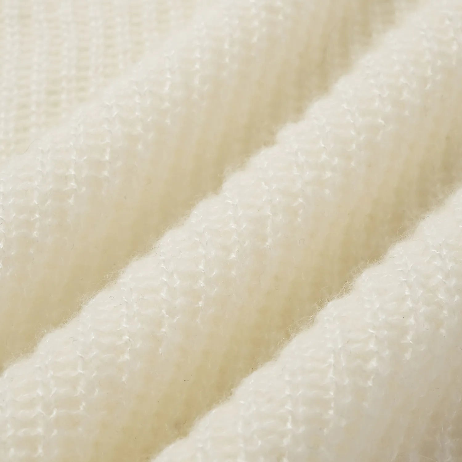 “Autumn Diary”真絲喀什米爾中高領長版上衣—Milk