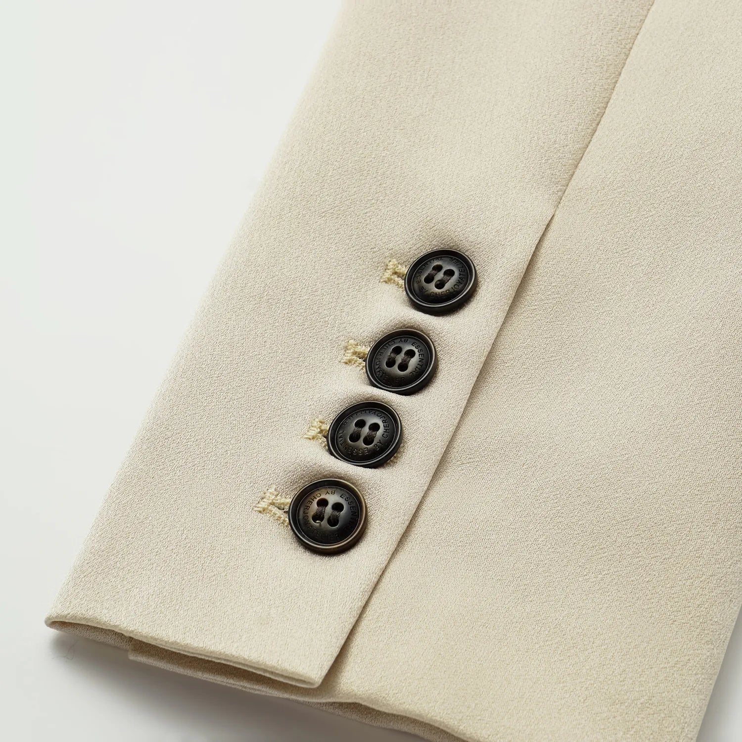 "Speak Sleek."  醋酸雙排扣西裝外套—Champagne