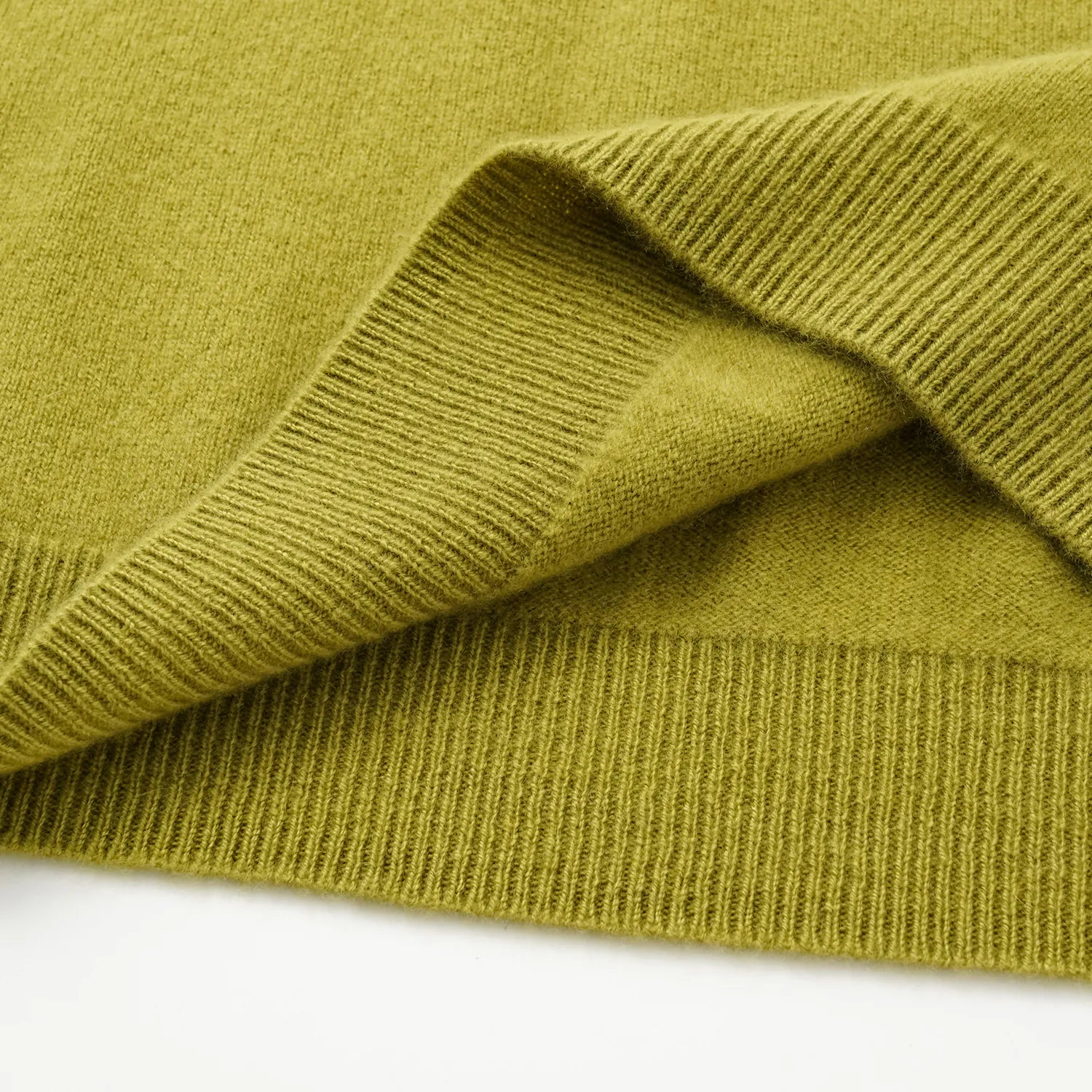 “Cash-In Collection 財“ 100% Baby Cashmere 五分袖V領上衣（Yarn by Loro Piana）— 春芽綠