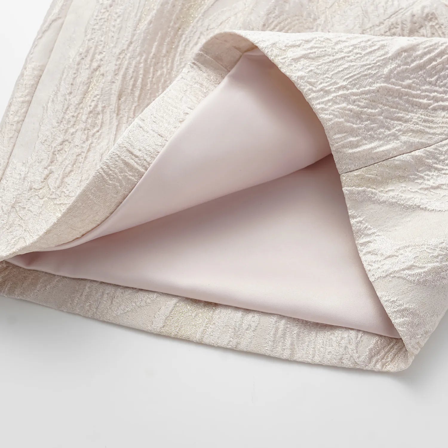 "Imperial Garden Teatime" 織金工藝立體提花國風短褲—清荷映月