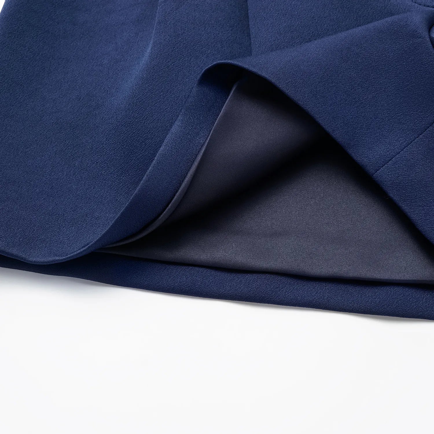 "Speak Sleek." 醋酸短褲—Indigo