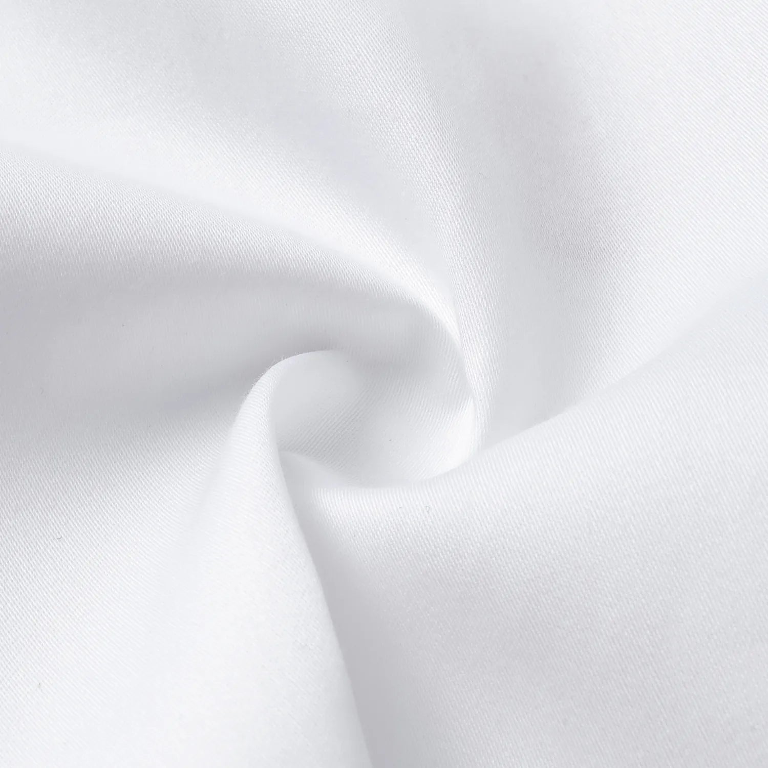 “Speak Sleek.” 瑞士製純棉鑽石剪裁合身襯衫