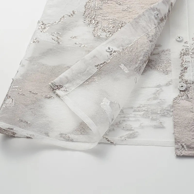 “Brunch at Ritz.” 訂製提花面料綁帶上衣