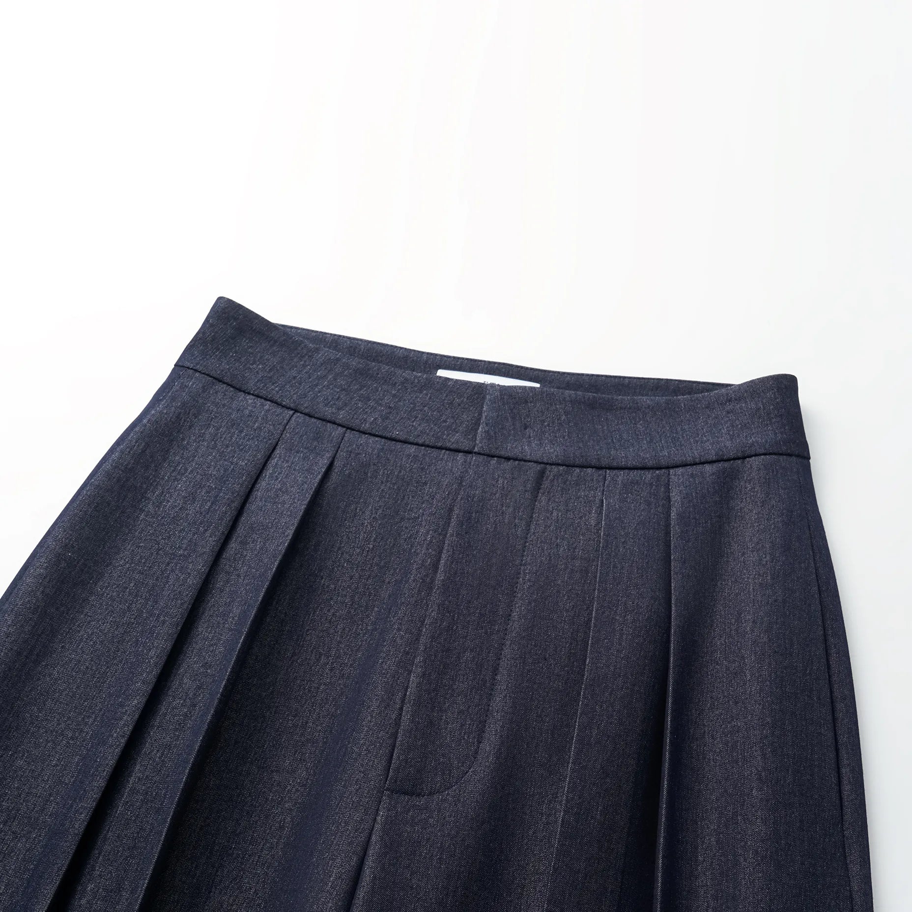 "Speak Sleek." 義大利肌理面料立體剪裁闊腿褲—Denim